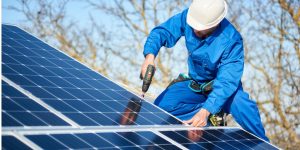 Installation Maintenance Panneaux Solaires Photovoltaïques à Laramiere